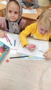 Барнаульских детей начали обучать каллиграфии